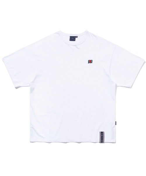 ROMANTIC CROWN(ロマンティッククラウン)の「【ROMANTIC CROWN】CEREMONY FLAG TEE / ロマンティッククラウン セレモニー テープ フラッグ Tシャツ(Tシャツ/カットソー・メンズ・ブラック/ホワイト/アイボリー・SMALL/MEDIUM/X-LARGE/LARGE)」の7枚目の写真