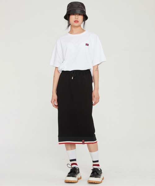 ROMANTIC CROWN(ロマンティッククラウン)の「【ROMANTIC CROWN】CEREMONY FLAG TEE / ロマンティッククラウン セレモニー テープ フラッグ Tシャツ(Tシャツ/カットソー・メンズ・ブラック/ホワイト/アイボリー・SMALL/MEDIUM/X-LARGE/LARGE)」の6枚目の写真