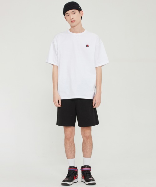 ROMANTIC CROWN(ロマンティッククラウン)の「【ROMANTIC CROWN】CEREMONY FLAG TEE / ロマンティッククラウン セレモニー テープ フラッグ Tシャツ(Tシャツ/カットソー・メンズ・ブラック/ホワイト/アイボリー・SMALL/MEDIUM/X-LARGE/LARGE)」の4枚目の写真