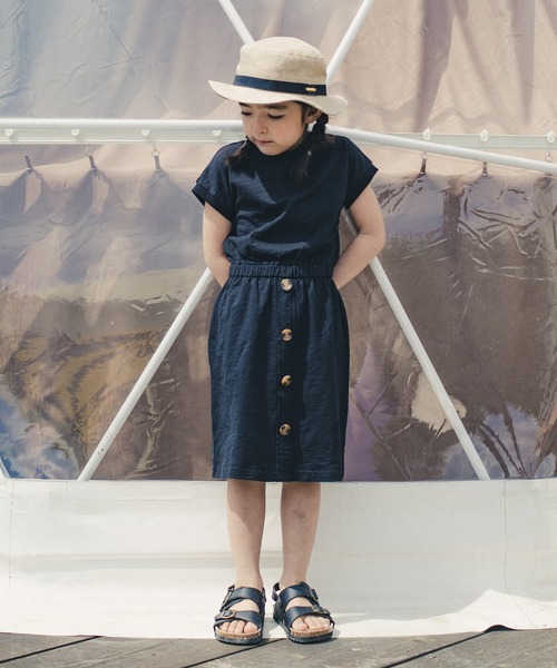 RADCHAP(ラッドチャップ)の「飾りボタンウエストゴムワンピース(ワンピース・キッズ・キャメル/ブラック・100cm/110cm/150cm/140cm/90cm/120cm/130cm)」の8枚目の写真