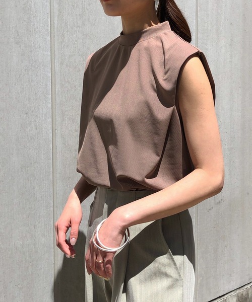 &g'aime（アンジェム）の「【&g'aime】タックショルダーシアートップス（Tシャツ/カットソー・レディース・ブラック/ブルー/モカ・FREE）」の8枚目の写真