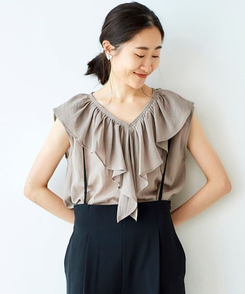 le.coeur blanc（ルクールブラン）の「コットンシフォンフリルフレンチブラウス（シャツ/ブラウス・レディース・ベージュ/オレンジ/ブルー/オフホワイト・FREE）」の2枚目の写真
