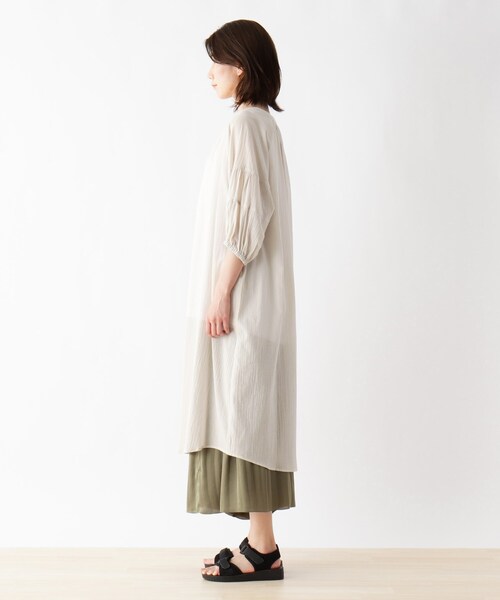 SHOO・LA・RUE（シューラルー）の「◆袖ボリューム綿シフォンワンピース（ワンピース・レディース・ライトブルー/ブラック/オリーブ/オレンジ/ナチュラル/ブラウン系・00）」の14枚目の写真