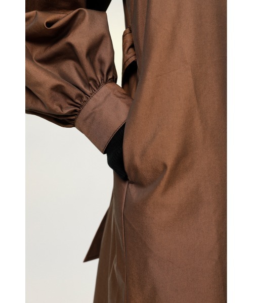 SLY（スライ）の「VOLUME SLEEVE COAT ボリュームスリーブ コート（トレンチコート・レディース・カーキ/ブラウン・1/2）」の16枚目の写真