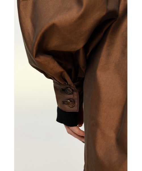 SLY（スライ）の「VOLUME SLEEVE COAT ボリュームスリーブ コート（トレンチコート・レディース・カーキ/ブラウン・1/2）」の4枚目の写真
