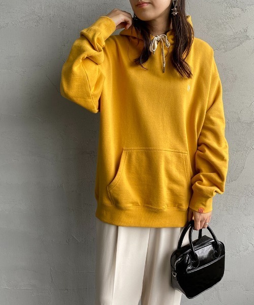 UNIVERSAL OVERALL（ユニバーサルオーバーオール）の「[UNIVERSAL OVERALL/ユニバーサルオーバーオール] 別注 スウェットパーカー（パーカー・レディース・ブラック/イエロー/グリーン/アイボリー・M/L）」の4枚目の写真