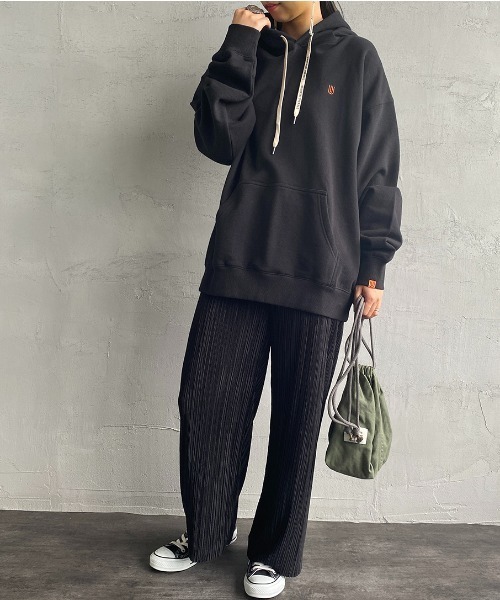 UNIVERSAL OVERALL（ユニバーサルオーバーオール）の「[UNIVERSAL OVERALL/ユニバーサルオーバーオール] 別注 スウェットパーカー（パーカー・レディース・ブラック/イエロー/グリーン/アイボリー・M/L）」の5枚目の写真