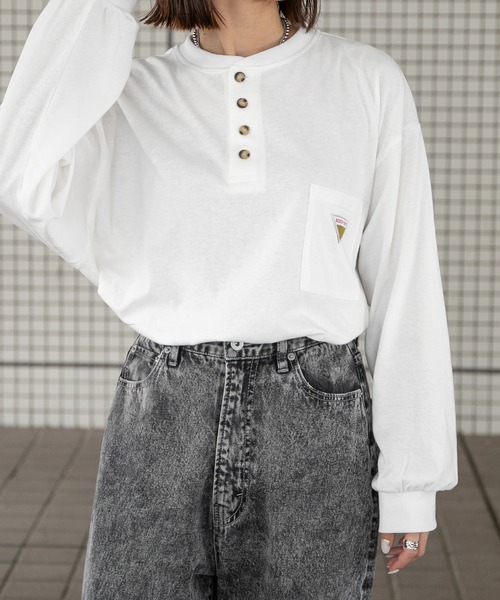 PairPair（ペアペア）の「ワッペン付きヘンリーネックロンT(ユニセックス)（Tシャツ/カットソー・メンズ・オフホワイト/ブルー/グリーン/スミクロ・MEDIUM/LARGE）」の7枚目の写真