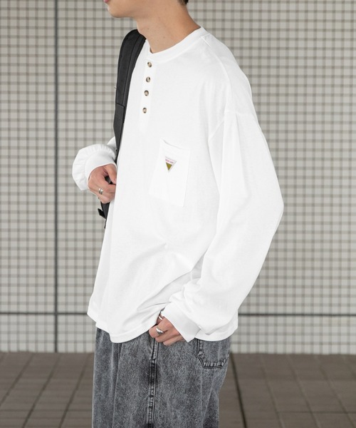 PairPair（ペアペア）の「ワッペン付きヘンリーネックロンT(ユニセックス)（Tシャツ/カットソー・メンズ・オフホワイト/ブルー/グリーン/スミクロ・MEDIUM/LARGE）」の12枚目の写真