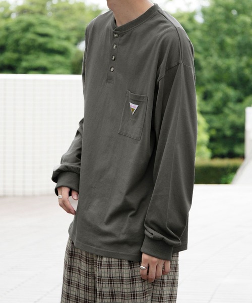 PairPair（ペアペア）の「ワッペン付きヘンリーネックロンT(ユニセックス)（Tシャツ/カットソー・メンズ・オフホワイト/ブルー/グリーン/スミクロ・MEDIUM/LARGE）」の20枚目の写真