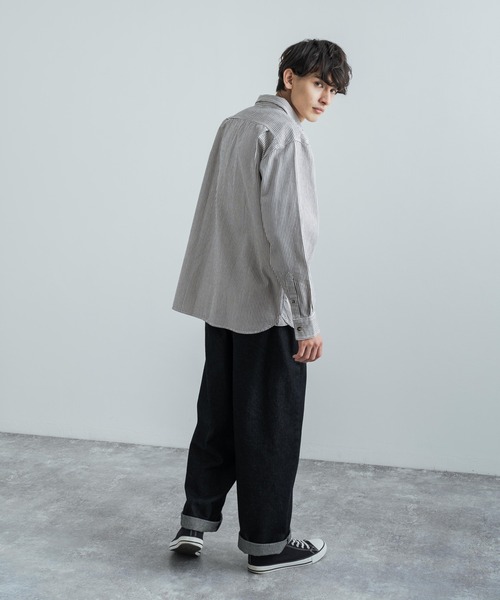 Rocky Monroe(ロッキーモンロー)の「オーバーサイズ ヒッコリーストライプレギュラーカラーロングシャツ(シャツ/ブラウス・メンズ・ホワイト/ネイビー・M/L)」の11枚目の写真