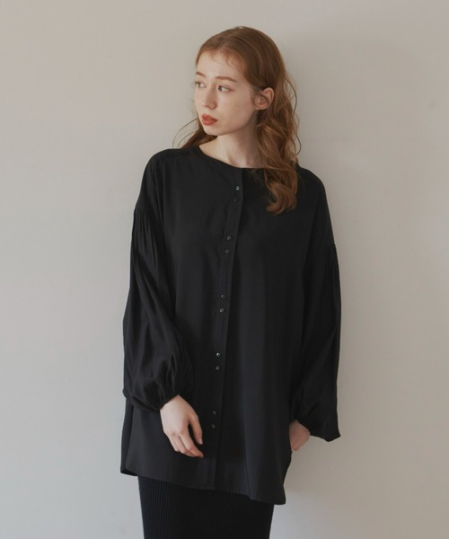 hinari（ヒナリ）の「ボリュームスリーブブラウス（シャツ/ブラウス・レディース・ブラック/ベージュ/テラコッタ・FREE）」の18枚目の写真