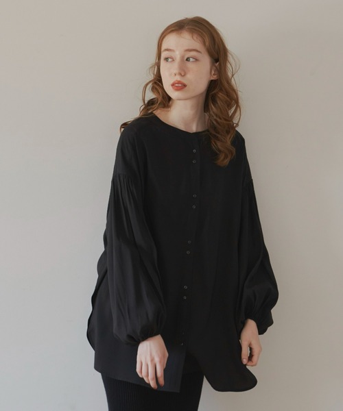 hinari（ヒナリ）の「ボリュームスリーブブラウス（シャツ/ブラウス・レディース・ブラック/ベージュ/テラコッタ・FREE）」の20枚目の写真