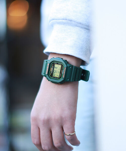 G-SHOCK（ジーショック）の「G-SHOCK / DW-5600RB-2JF / 3JF デジタル ウォッチ（デジタル腕時計・メンズ・ネイビー/グリーン・ONE SIZE）」の2枚目の写真