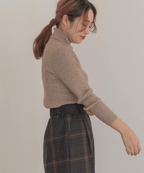 ITEMS URBANRESEARCH(アイテムズ アーバンリサーチ)の「モチモチタートルネックニット(ニット/セーター・レディース・スミクロ/カーキ/グレー/ベージュ・FREE)」の13枚目の写真