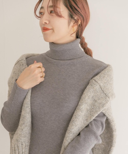 ITEMS URBANRESEARCH(アイテムズ アーバンリサーチ)の「モチモチタートルネックニット(ニット/セーター・レディース・スミクロ/カーキ/グレー/ベージュ・FREE)」の14枚目の写真