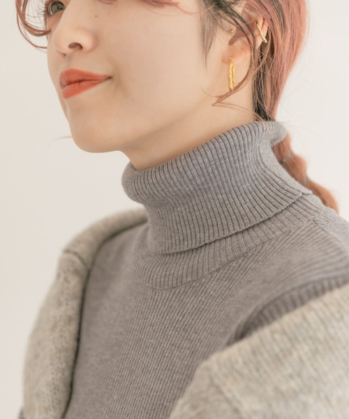 ITEMS URBANRESEARCH(アイテムズ アーバンリサーチ)の「モチモチタートルネックニット(ニット/セーター・レディース・スミクロ/カーキ/グレー/ベージュ・FREE)」の11枚目の写真