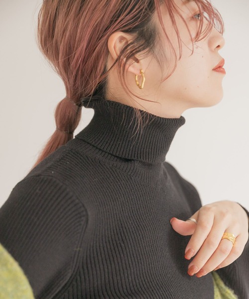 ITEMS URBANRESEARCH(アイテムズ アーバンリサーチ)の「モチモチタートルネックニット(ニット/セーター・レディース・スミクロ/カーキ/グレー/ベージュ・FREE)」の21枚目の写真