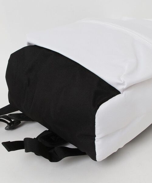 CONVERSE（コンバース）の「【CONVERSE/コンバース】SPC SQUARE DAY PACK/デイバッグ（ショルダーバッグ・レディース・ホワイト・FREE）」の3枚目の写真