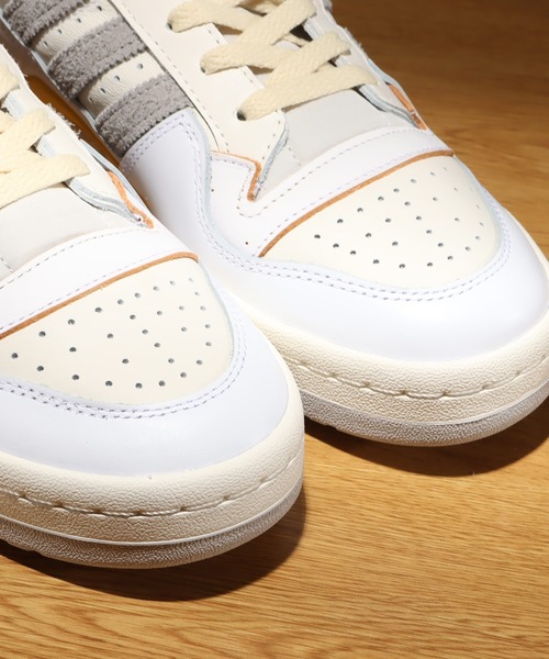 adidas（アディダス）の「adidas FORUM 84 HI / アディダス フォーラム ハイ（スニーカー・メンズ・ホワイト系その他/ホワイト・26.5cm/27.5cm/28.5cm/26.0cm/27.0cm/28.0cm/29.0cm/25.5cm/30.0cm）」の7枚目の写真