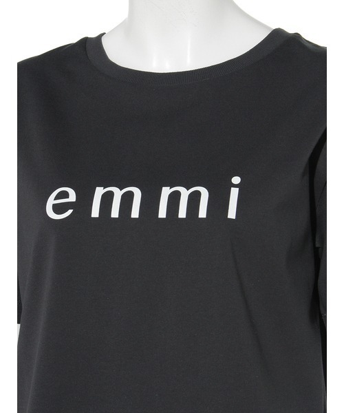 emmi(エミ)の「【emmi yoga】ONLINE限定 ロゴTシャツ(Tシャツ/カットソー・レディース・ホワイト/チャコールグレー/ライトブルー・FREE)」の7枚目の写真