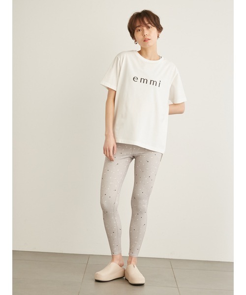 emmi(エミ)の「【emmi yoga】ONLINE限定 ロゴTシャツ(Tシャツ/カットソー・レディース・ホワイト/チャコールグレー/ライトブルー・FREE)」の16枚目の写真