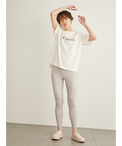 emmi(エミ)の「【emmi yoga】ONLINE限定 ロゴTシャツ(Tシャツ/カットソー・レディース・ホワイト/チャコールグレー/ライトブルー・FREE)」の17枚目の写真