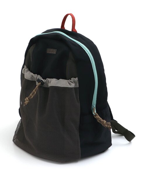 BREEZE（ブリーズ）の「/フィールドバックパック（バックパック/リュック・キッズ・ブラック/レッド/ベージュ/エメラルド・MEDIUM/SMALL）」の2枚目の写真
