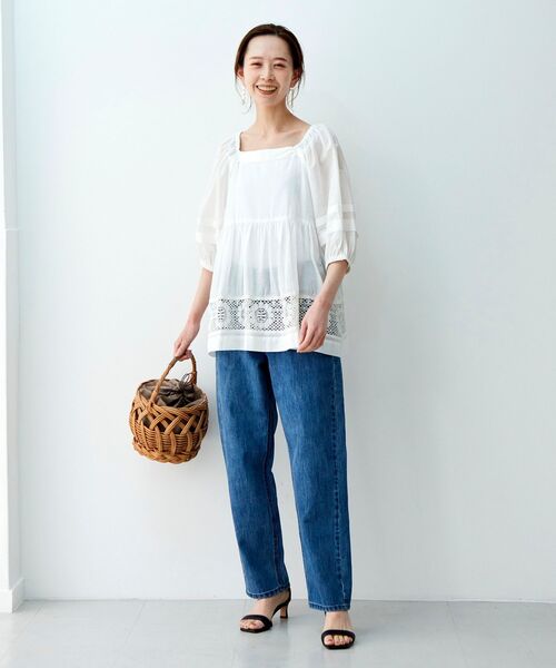 le.coeur blanc（ルクールブラン）の「フラワーレースコットンギャザーブラウス（シャツ/ブラウス・レディース・オフホワイト/ブラック・38）」の3枚目の写真