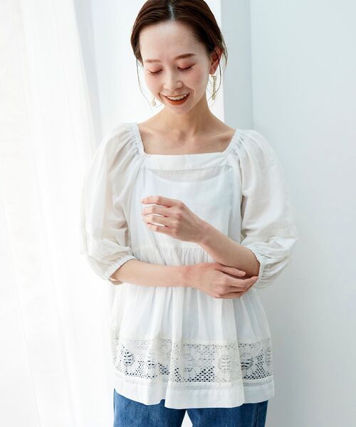 le.coeur blanc（ルクールブラン）の「フラワーレースコットンギャザーブラウス（シャツ/ブラウス・レディース・オフホワイト/ブラック・38）」の5枚目の写真