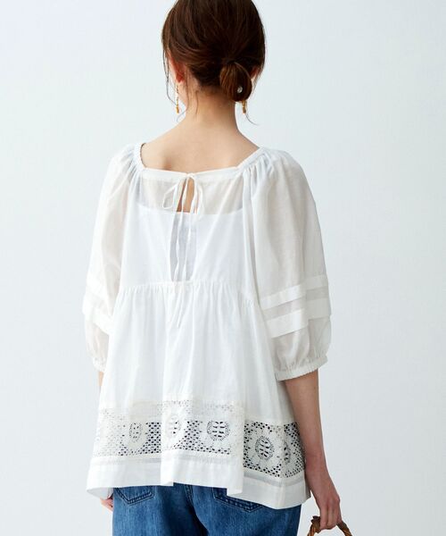 le.coeur blanc（ルクールブラン）の「フラワーレースコットンギャザーブラウス（シャツ/ブラウス・レディース・オフホワイト/ブラック・38）」の7枚目の写真