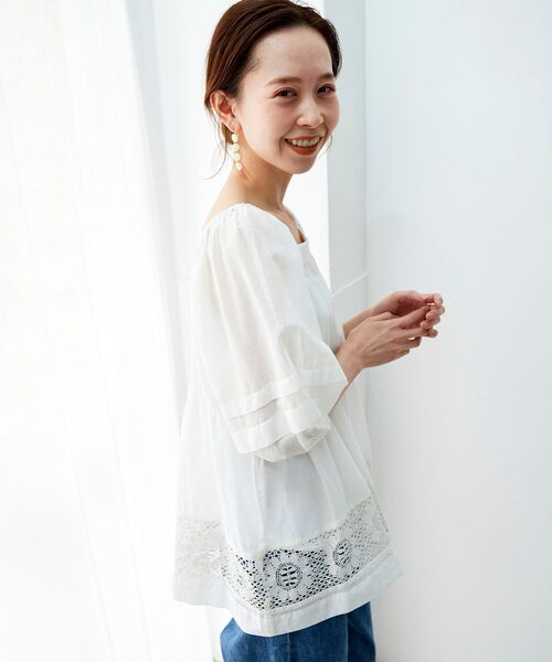 le.coeur blanc（ルクールブラン）の「フラワーレースコットンギャザーブラウス（シャツ/ブラウス・レディース・オフホワイト/ブラック・38）」の9枚目の写真