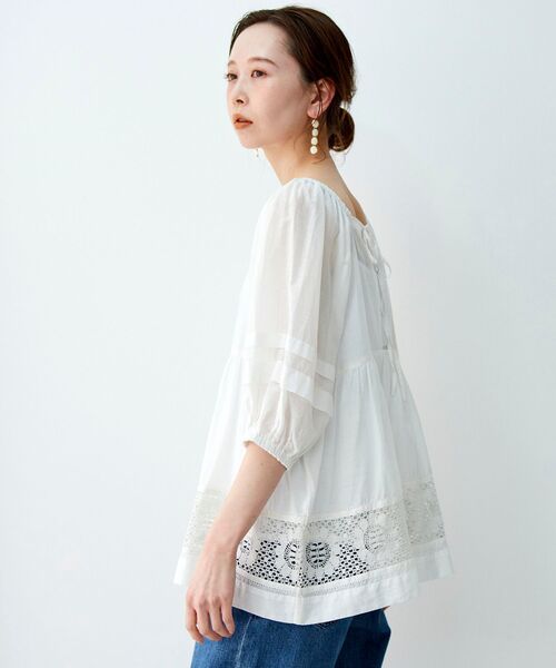 le.coeur blanc（ルクールブラン）の「フラワーレースコットンギャザーブラウス（シャツ/ブラウス・レディース・オフホワイト/ブラック・38）」の10枚目の写真