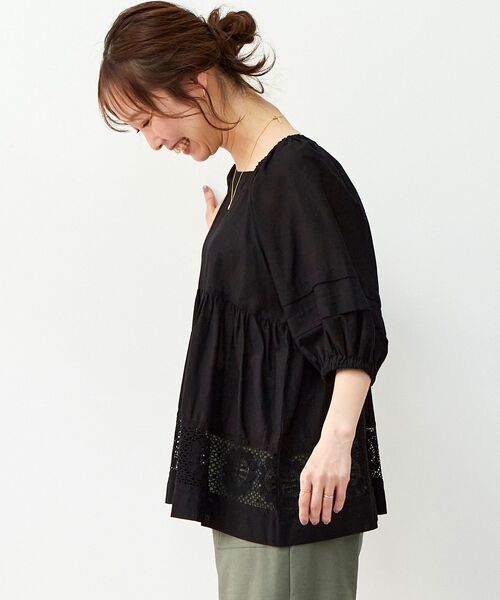 le.coeur blanc（ルクールブラン）の「フラワーレースコットンギャザーブラウス（シャツ/ブラウス・レディース・オフホワイト/ブラック・38）」の16枚目の写真