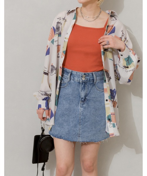 SpRay（スプレイ）の「小物柄　ＢＩＧ　シャツ（シャツ/ブラウス・レディース・ブラック/アイボリー・FREE）」の2枚目の写真