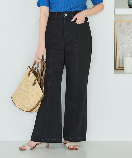 le.coeur blanc（ルクールブラン）の「デニムセンターシームフレアパンツ（デニムパンツ・レディース・ブラック/ブルー・38/36）」の13枚目の写真