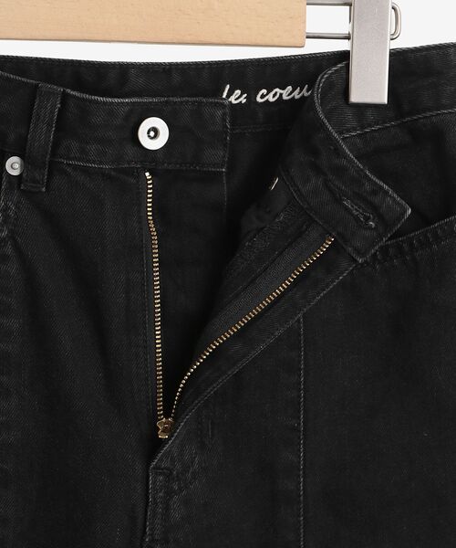 le.coeur blanc（ルクールブラン）の「デニムセンターシームフレアパンツ（デニムパンツ・レディース・ブラック/ブルー・38/36）」の7枚目の写真