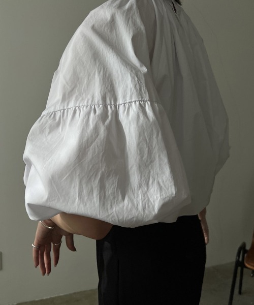 Amiur（エミレ）の「balloon sleeve gather blouse（シャツ/ブラウス・レディース・ホワイト/ブラック・FREE）」の22枚目の写真