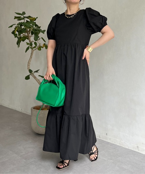 prose verse（プロズヴェール）の「バックオープンティアードワンピース（ワンピース・レディース・ホワイト/ブラック/モカ・FREE）」の2枚目の写真