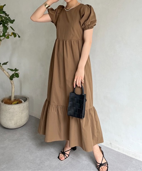 prose verse（プロズヴェール）の「バックオープンティアードワンピース（ワンピース・レディース・ホワイト/ブラック/モカ・FREE）」の3枚目の写真