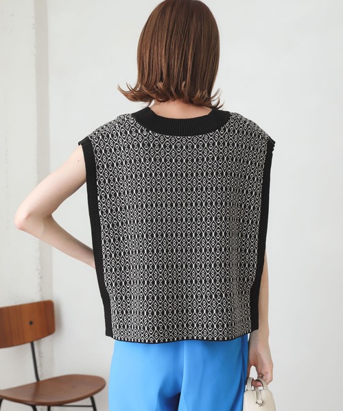 SENSE OF PLACE by URBAN RESEARCH（センスオブプレイスバイアーバンリサーチ）の「Vネックニットベスト（ベスト・レディース・ライトブルー/アイボリー/ブラック系その他・ONE）」の17枚目の写真