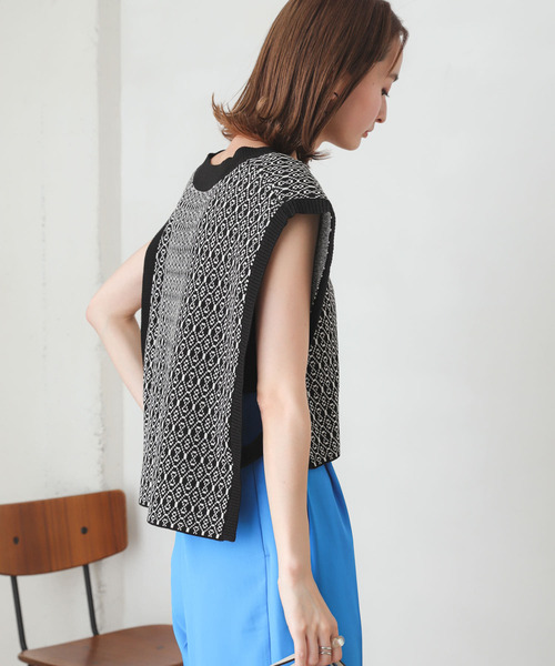 SENSE OF PLACE by URBAN RESEARCH（センスオブプレイスバイアーバンリサーチ）の「Vネックニットベスト（ベスト・レディース・ライトブルー/アイボリー/ブラック系その他・ONE）」の18枚目の写真