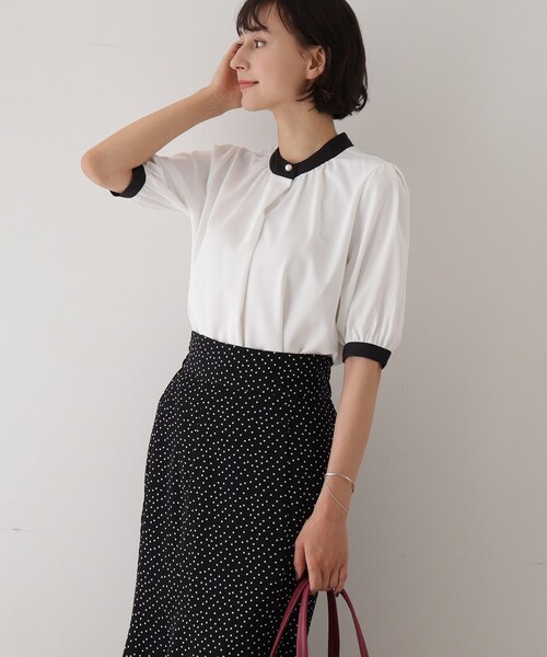 DRESKIP(ドレスキップ)の「◆配色パ-ル釦付ブラウス(シャツ/ブラウス・レディース・ホワイト系7/ブルー系9/ブラック系4/ホワイト系8・03/02)」の2枚目の写真