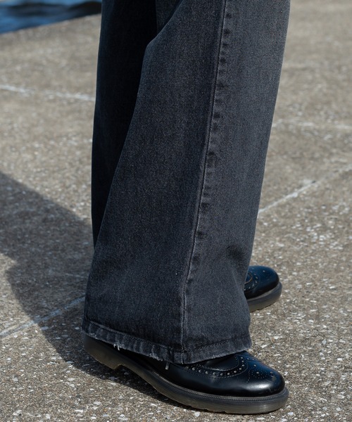 Perushu(ペルーシュ)の「セミフレアデニムパンツ(その他パンツ・メンズ・ブラック/ブルー・SMALL/MEDIUM/LARGE)」の19枚目の写真