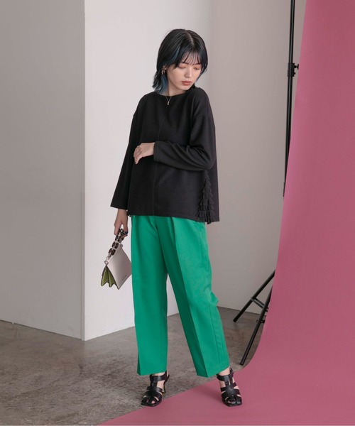Eimee Law(エイミーロウ)の「サイドフリルトップス(Tシャツ/カットソー・レディース・ブラック/アイボリー/ベージュ・38)」の5枚目の写真