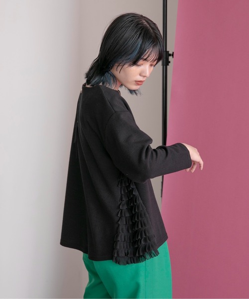 Eimee Law(エイミーロウ)の「サイドフリルトップス(Tシャツ/カットソー・レディース・ブラック/アイボリー/ベージュ・38)」の8枚目の写真