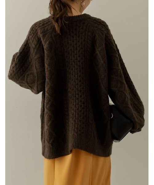 Re:EDIT（リエディ）の「ウールタッチオーバーサイズケーブルニットトップス（ニット/セーター・レディース・アイボリー/ベージュ/ブラウン/パープル・MEDIUM/LARGE）」の15枚目の写真