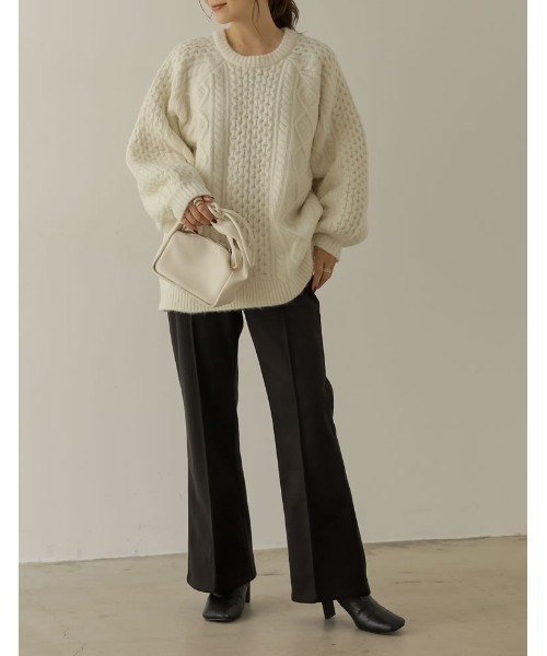 Re:EDIT（リエディ）の「ウールタッチオーバーサイズケーブルニットトップス（ニット/セーター・レディース・アイボリー/ベージュ/ブラウン/パープル・MEDIUM/LARGE）」の6枚目の写真