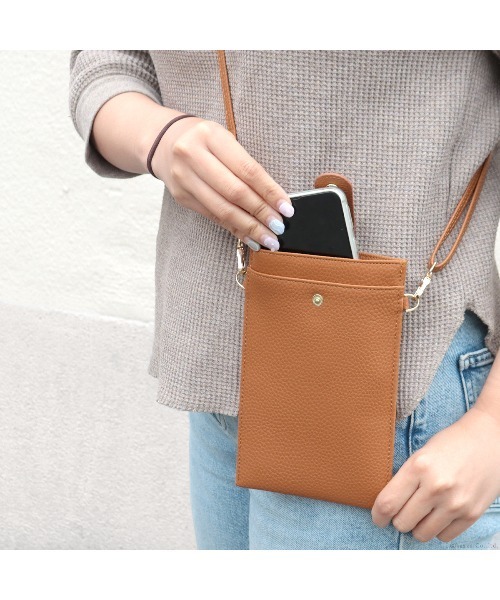 KAZZU SELECT(カッズセレクト)の「シンプルスマホポシェット&ショルダーバッグ(ショルダーバッグ・レディース・イエロー/ブラック/ピンク/グリーン/キャメル・ONE SIZE)」の4枚目の写真