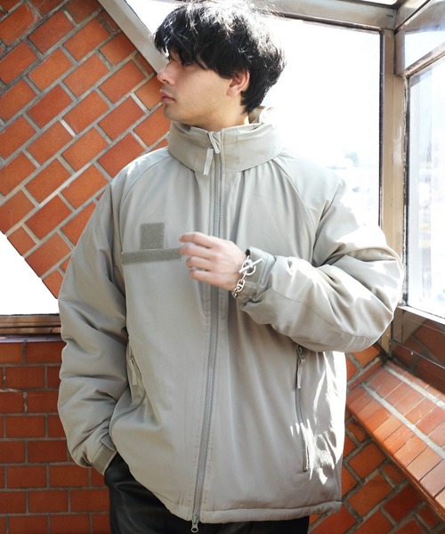 ８(eight)（エイト）の「中綿ミリタリーブルゾン（ダウンジャケット/コート・メンズ・カーキ/ライトカーキ/ブラック・MEDIUM/LARGE）」の3枚目の写真